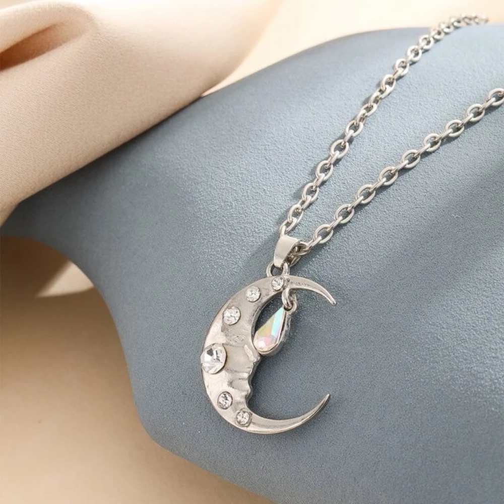 🌝 Awesome Jeweled Crescent Moon With Face Lunar Necklace 🌙
